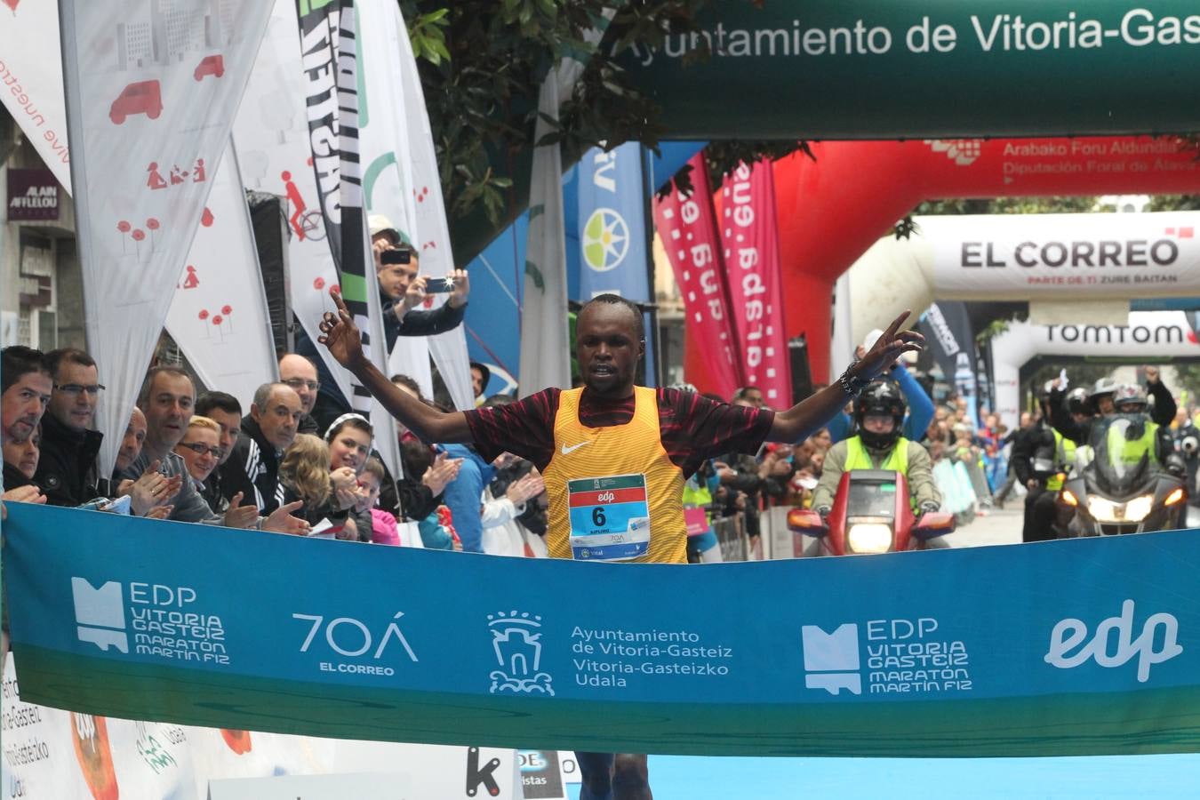 La línea de meta del Maratón Martín Fiz