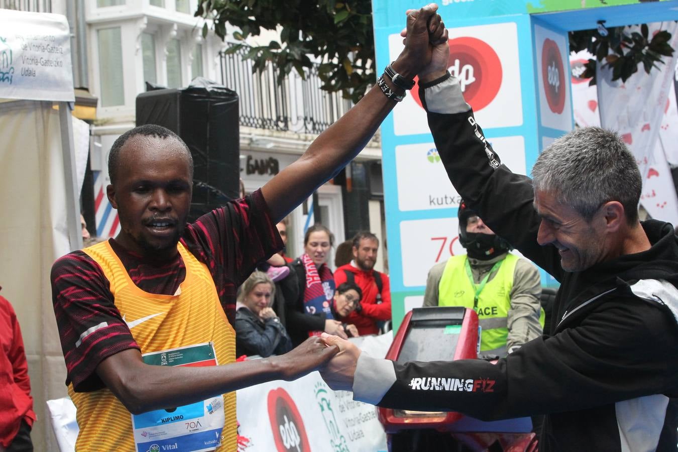 La línea de meta del Maratón Martín Fiz