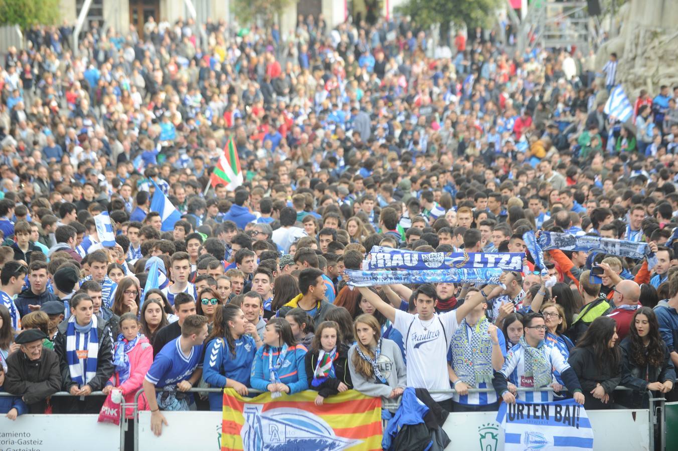 Vitoria celebra el ascenso del Alavés
