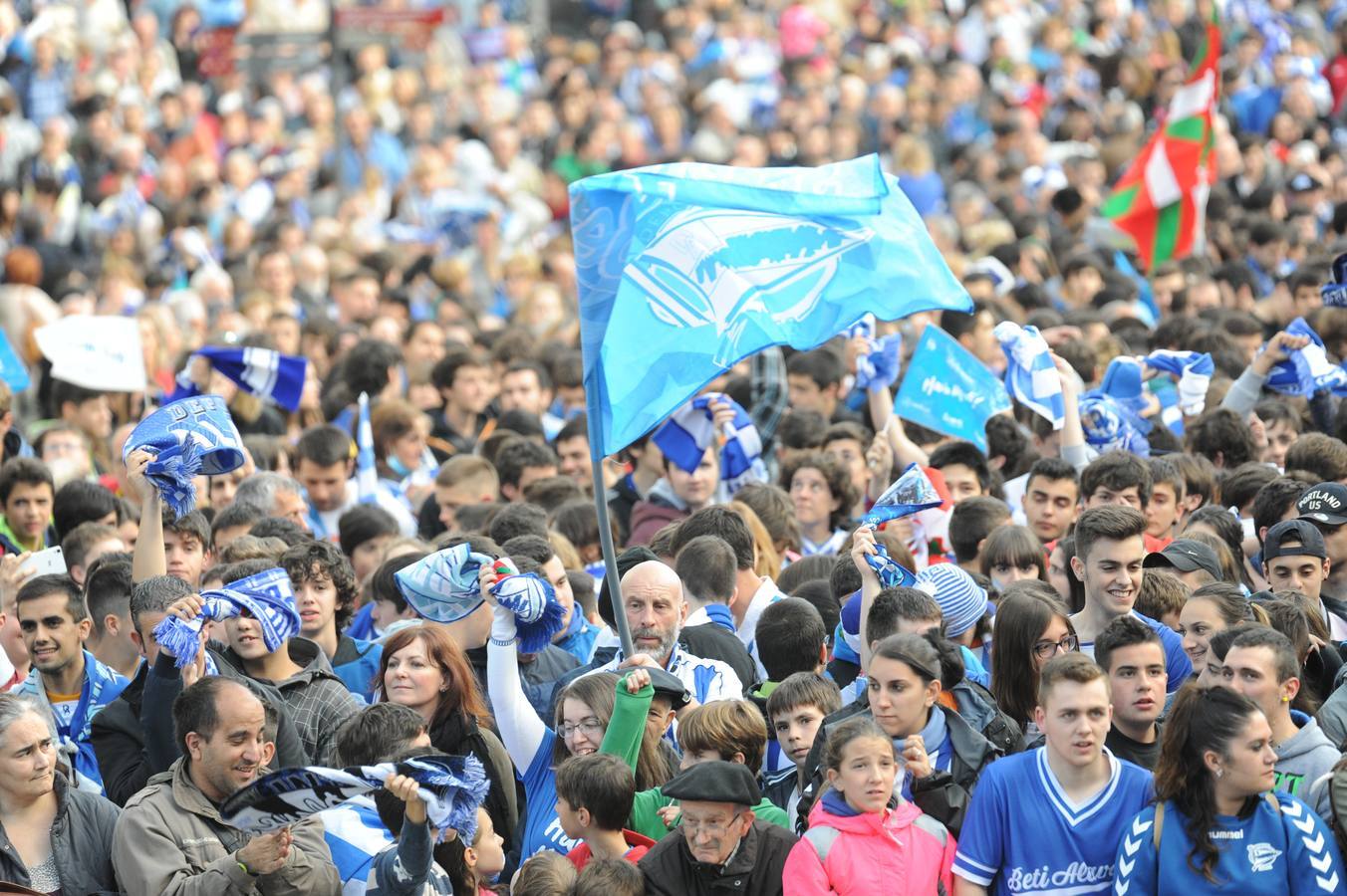Vitoria celebra el ascenso del Alavés