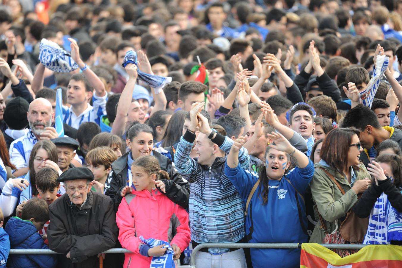 Vitoria celebra el ascenso del Alavés