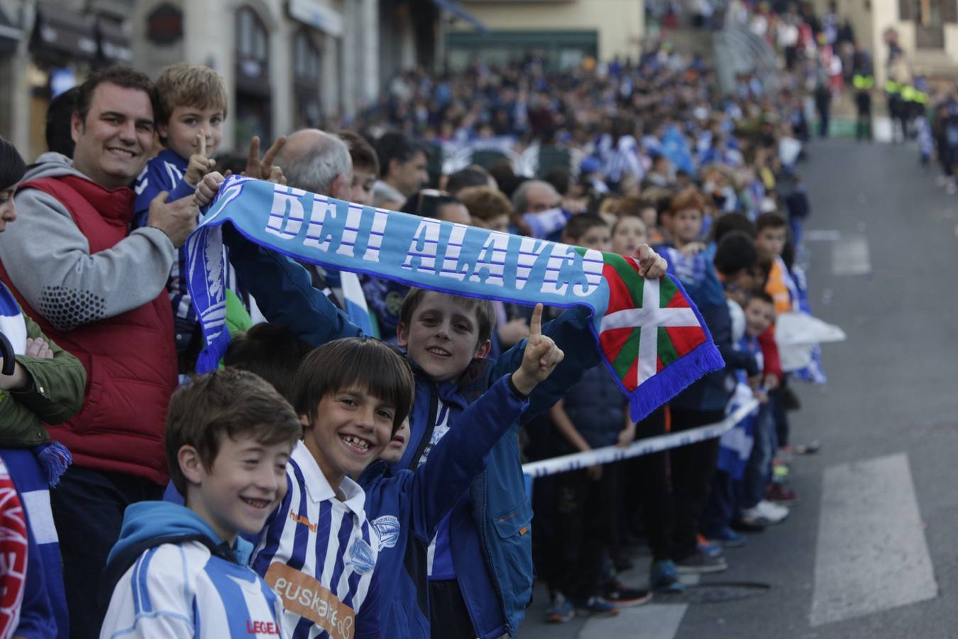 Vitoria celebra el ascenso del Alavés