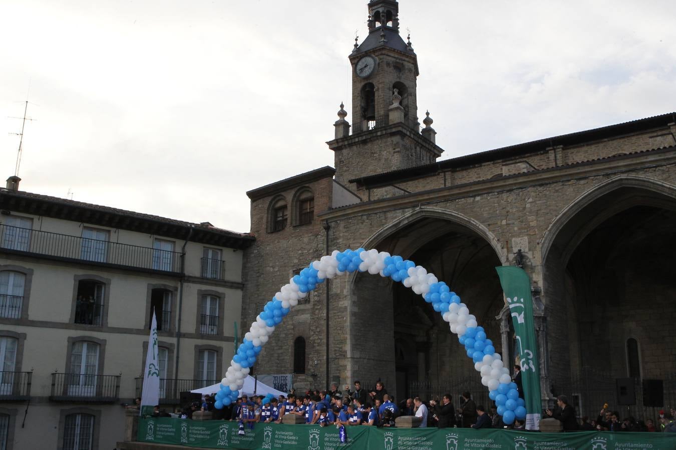 Vitoria celebra el ascenso del Alavés