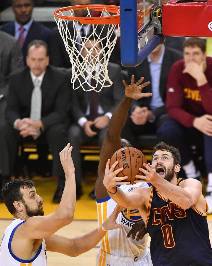 Warriors - Cavs (2-0)