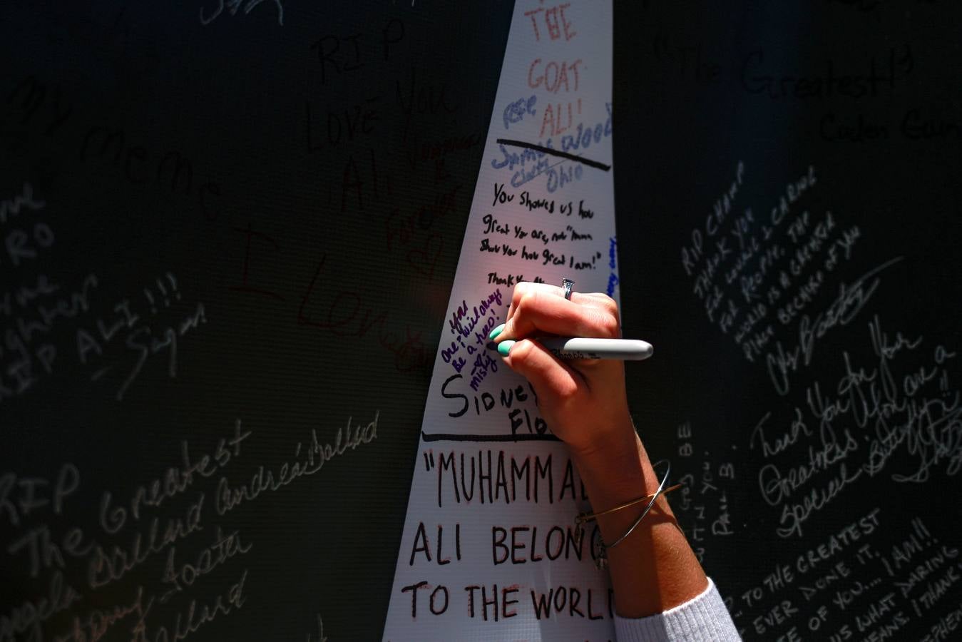 Un adiós multitudinario para Muhammad Ali