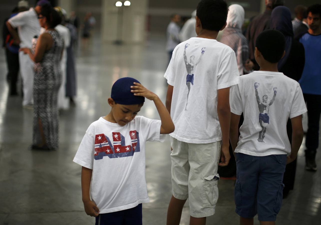 Un adiós multitudinario para Muhammad Ali