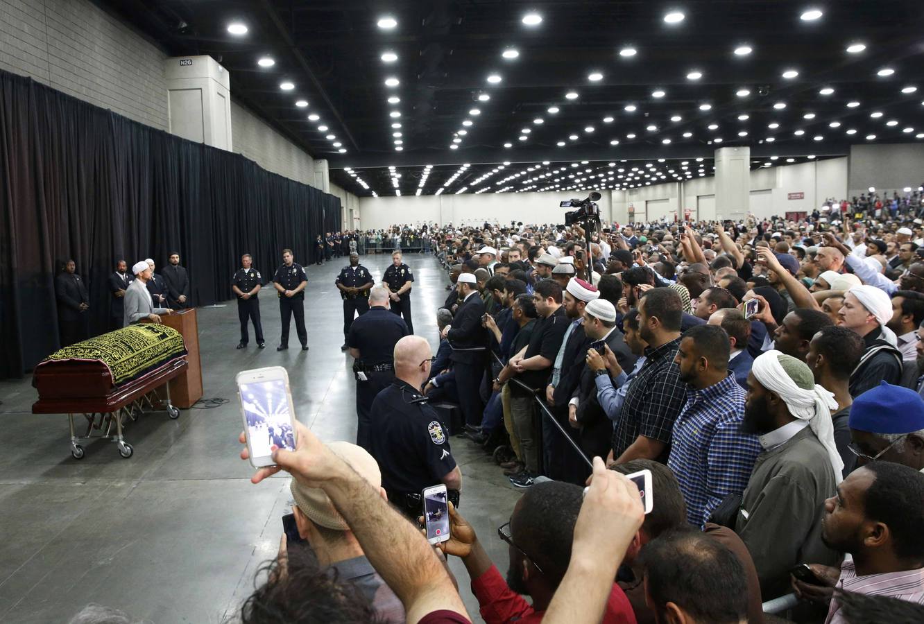 Un adiós multitudinario para Muhammad Ali