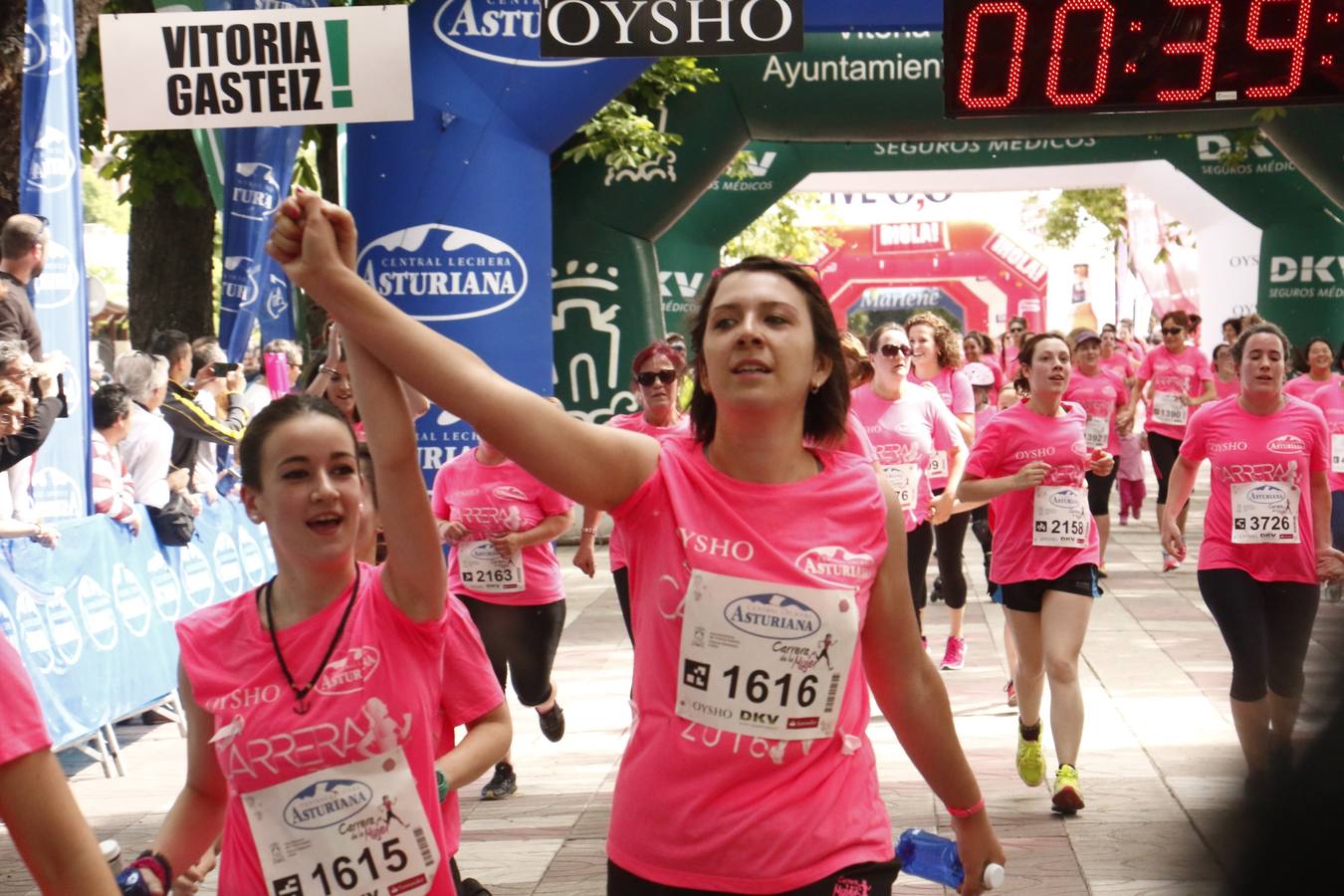 Llegada a meta de la Carrera de la Mujer
