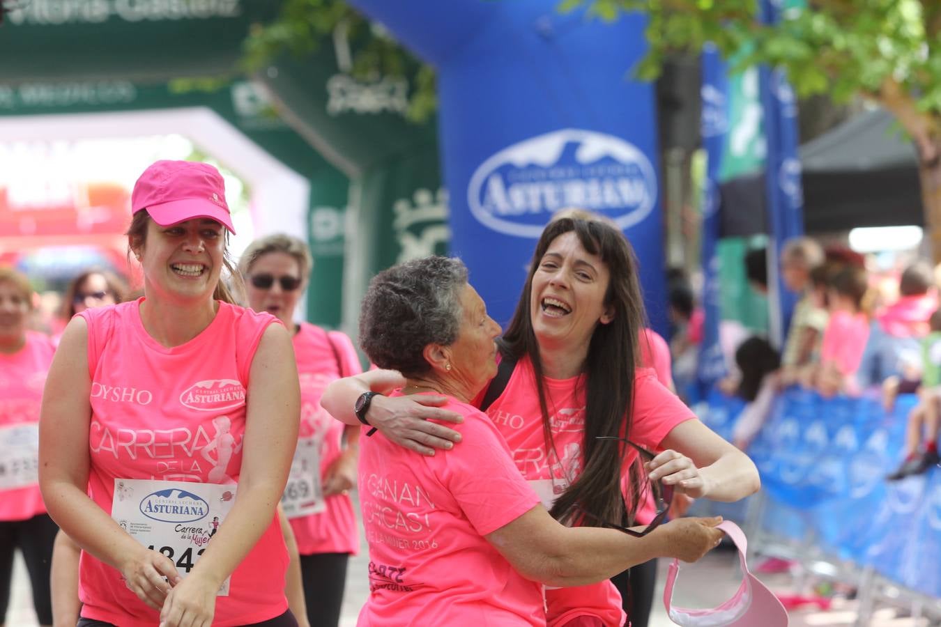 Llegada a meta de la Carrera de la Mujer