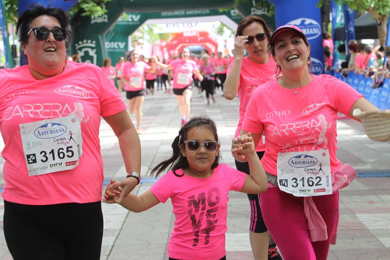 Llegada a meta de la Carrera de la Mujer