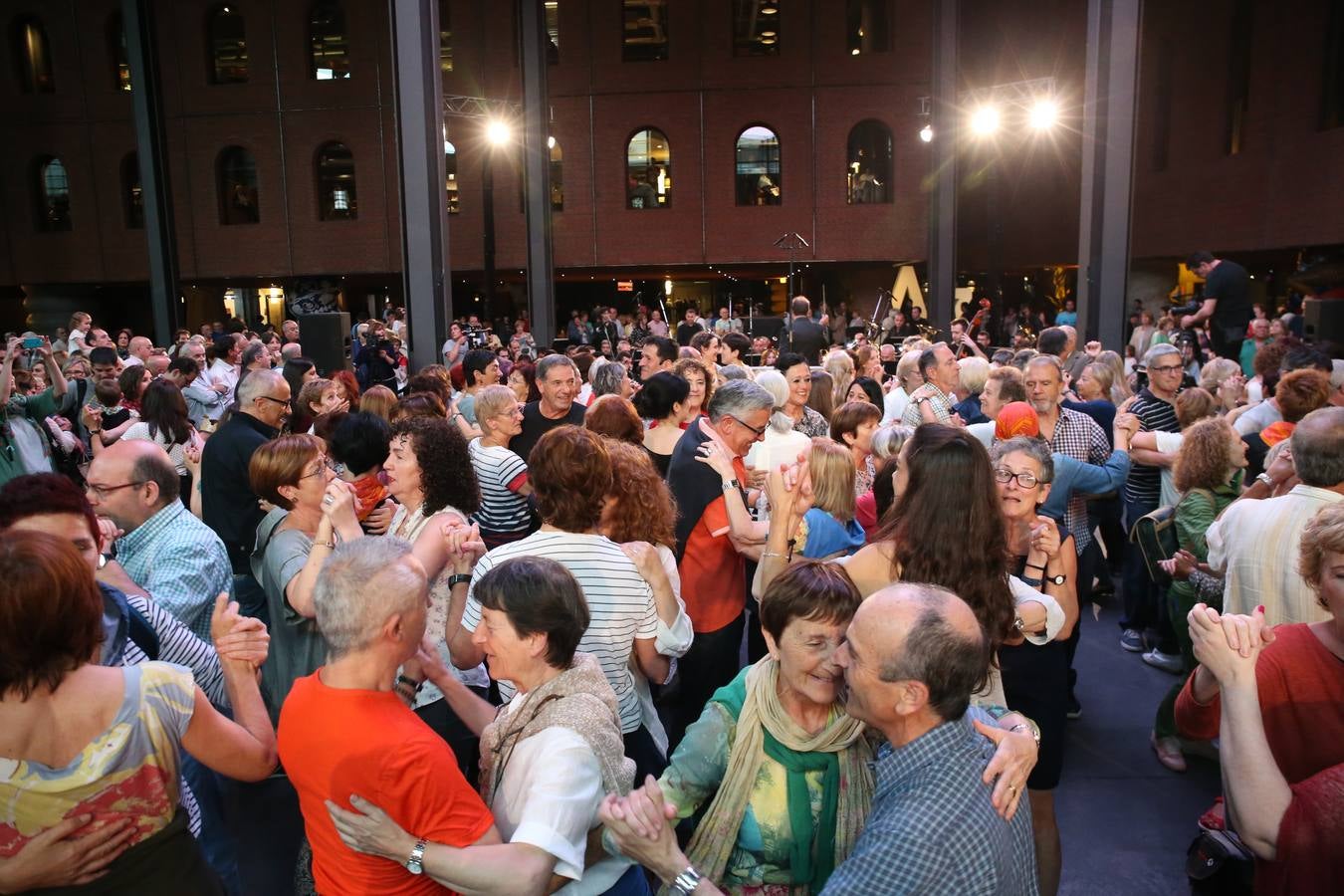 Espectáculo en directo en Azkuna Zentroa