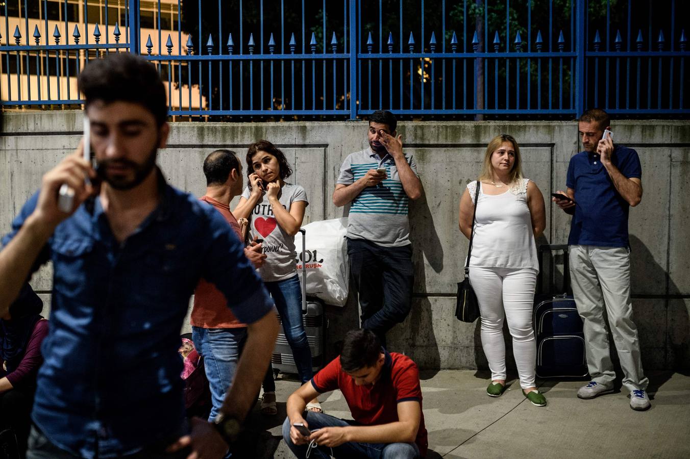 Un atentado en el aeropuerto de Estambul causa decenas de muertos