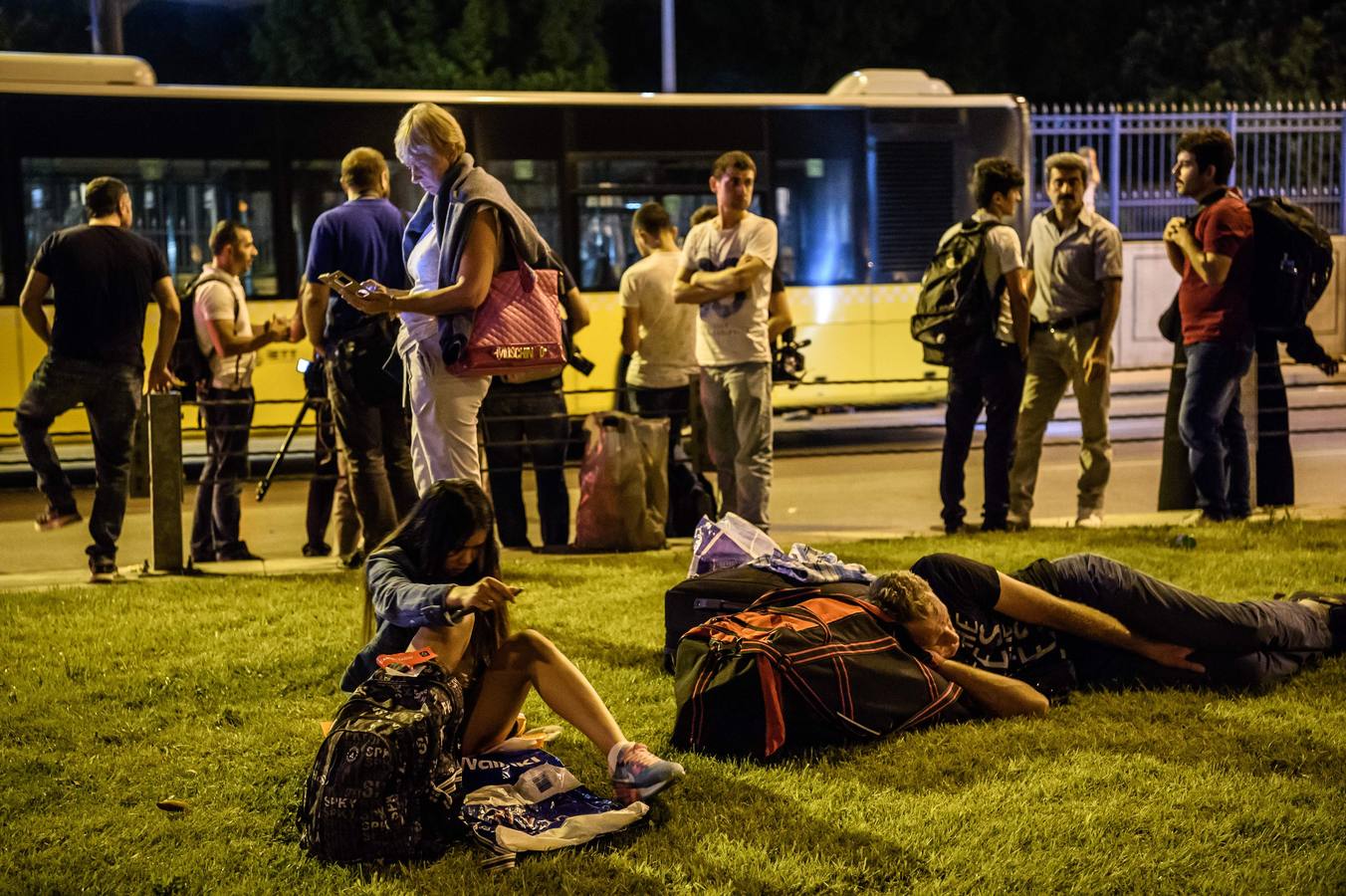 Un atentado en el aeropuerto de Estambul causa decenas de muertos