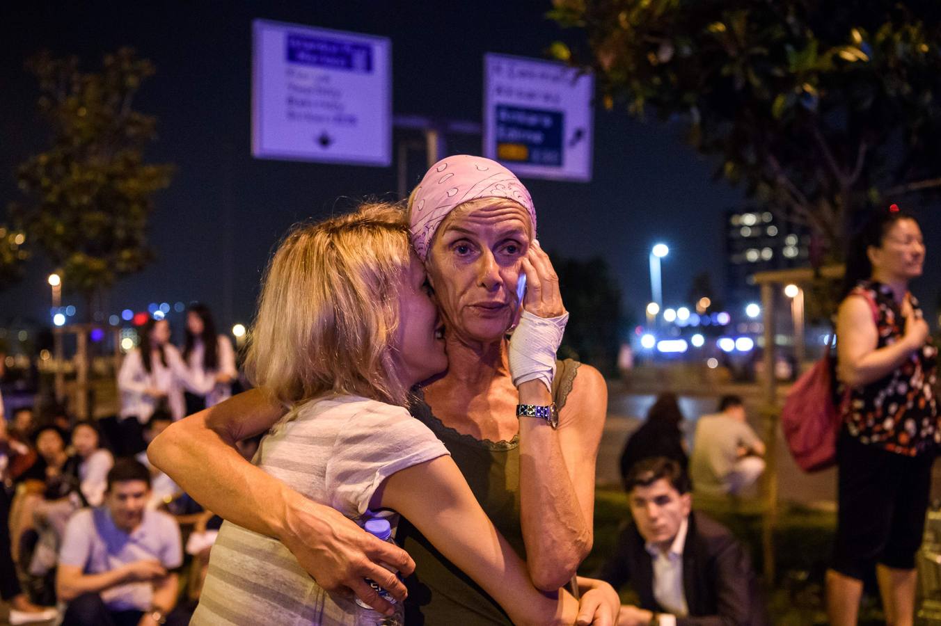 Un atentado en el aeropuerto de Estambul causa decenas de muertos