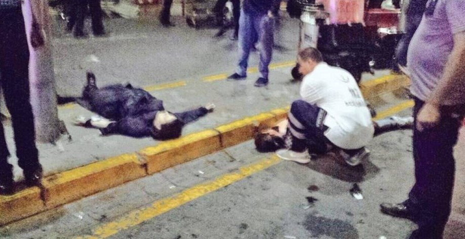 Un atentado en el aeropuerto de Estambul causa decenas de muertos