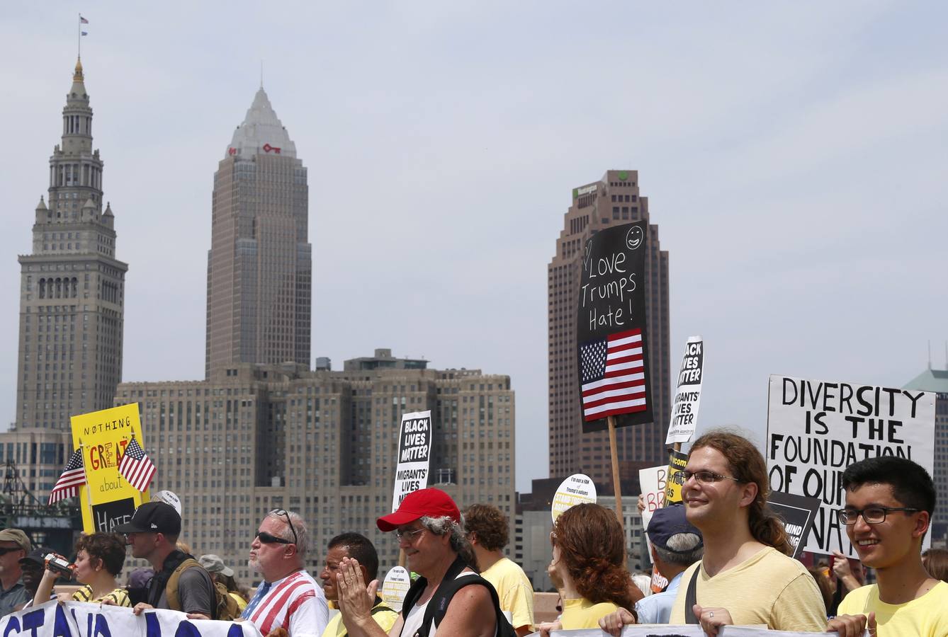 Cleveland clama contra Trump