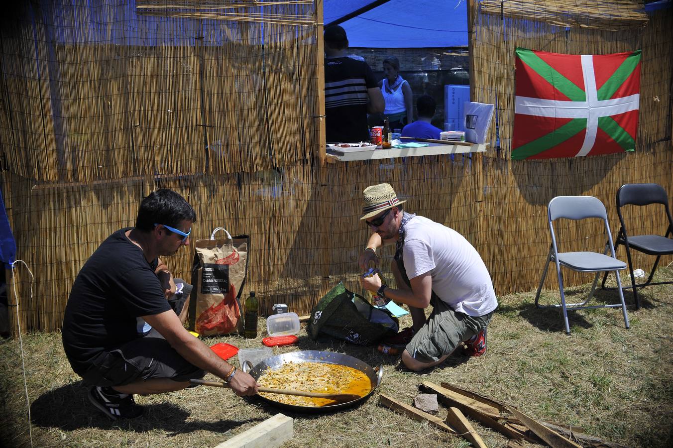 Getxo se relame con una sabrosa paella