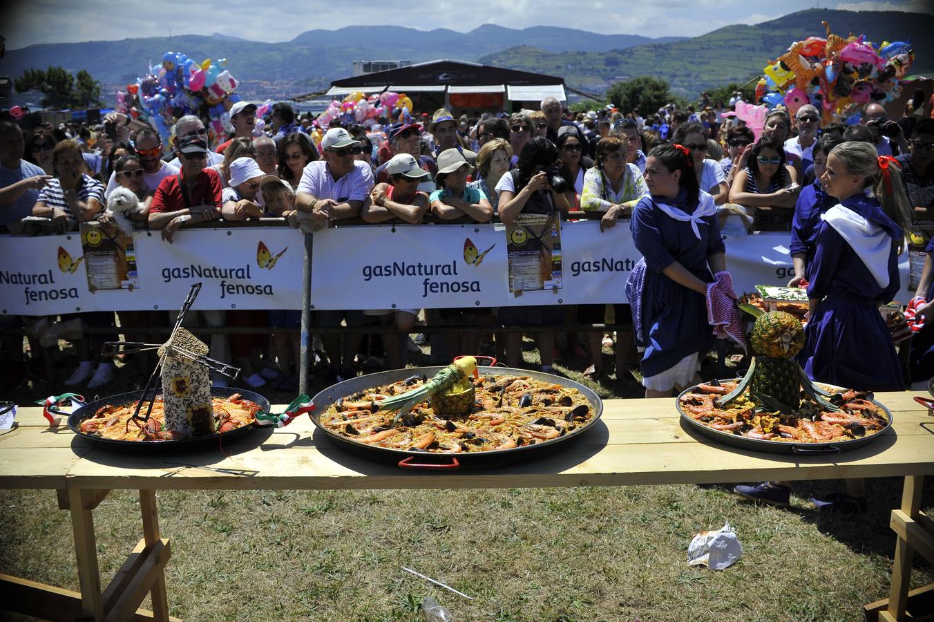 Getxo se relame con una sabrosa paella