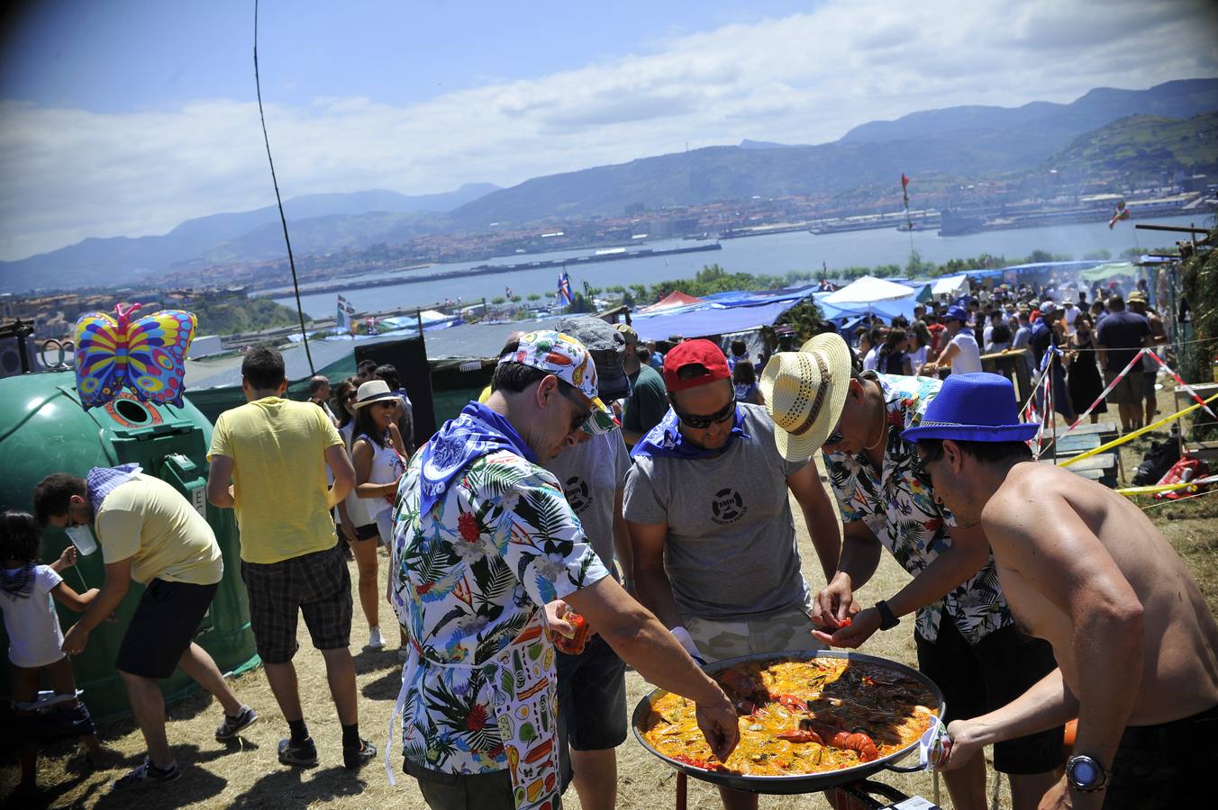 Getxo se relame con una sabrosa paella