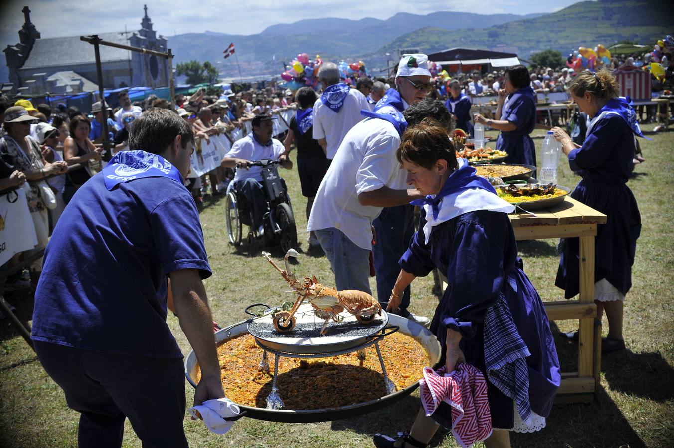 Getxo se relame con una sabrosa paella