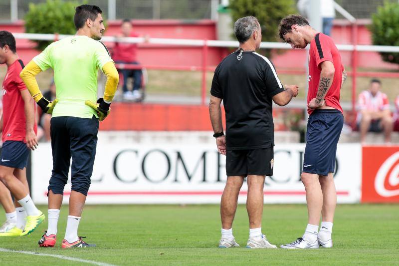 Amorebieta se entrena con el Sporting