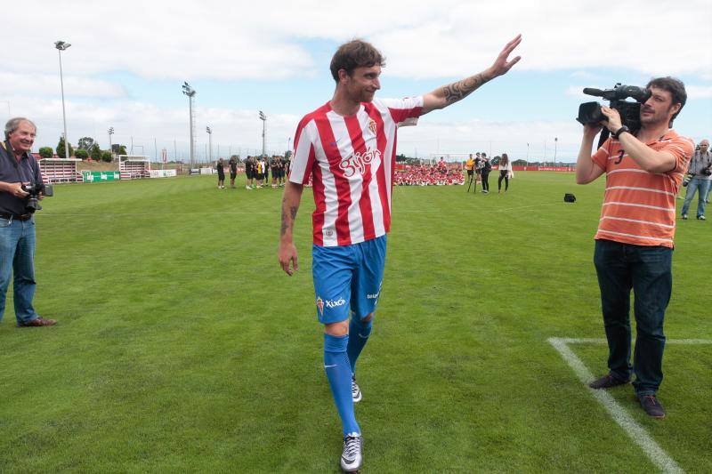 Amorebieta se entrena con el Sporting