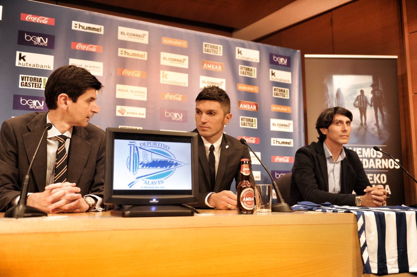 El Alavés presenta a Daniel Torres