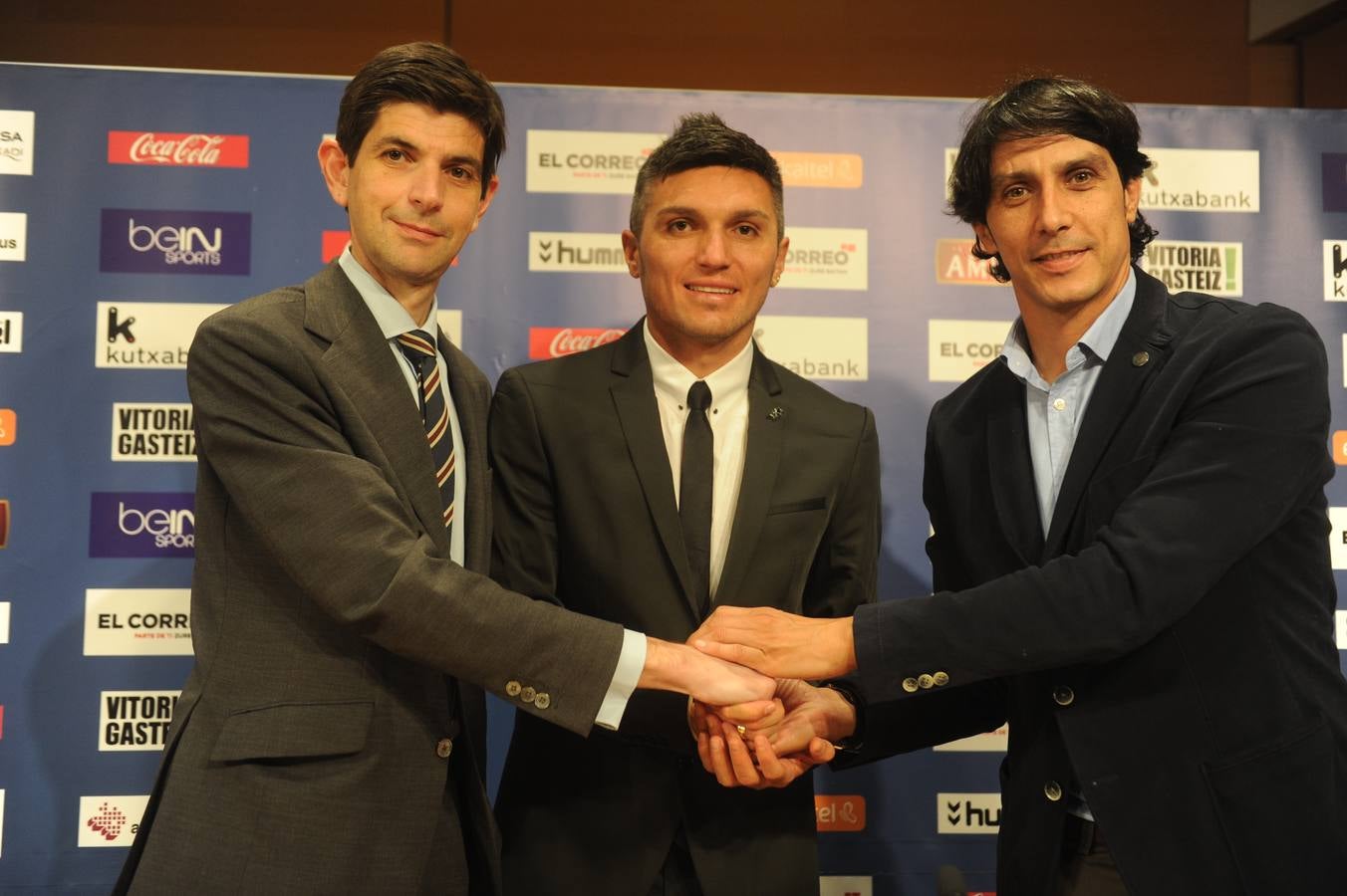 El Alavés presenta a Daniel Torres