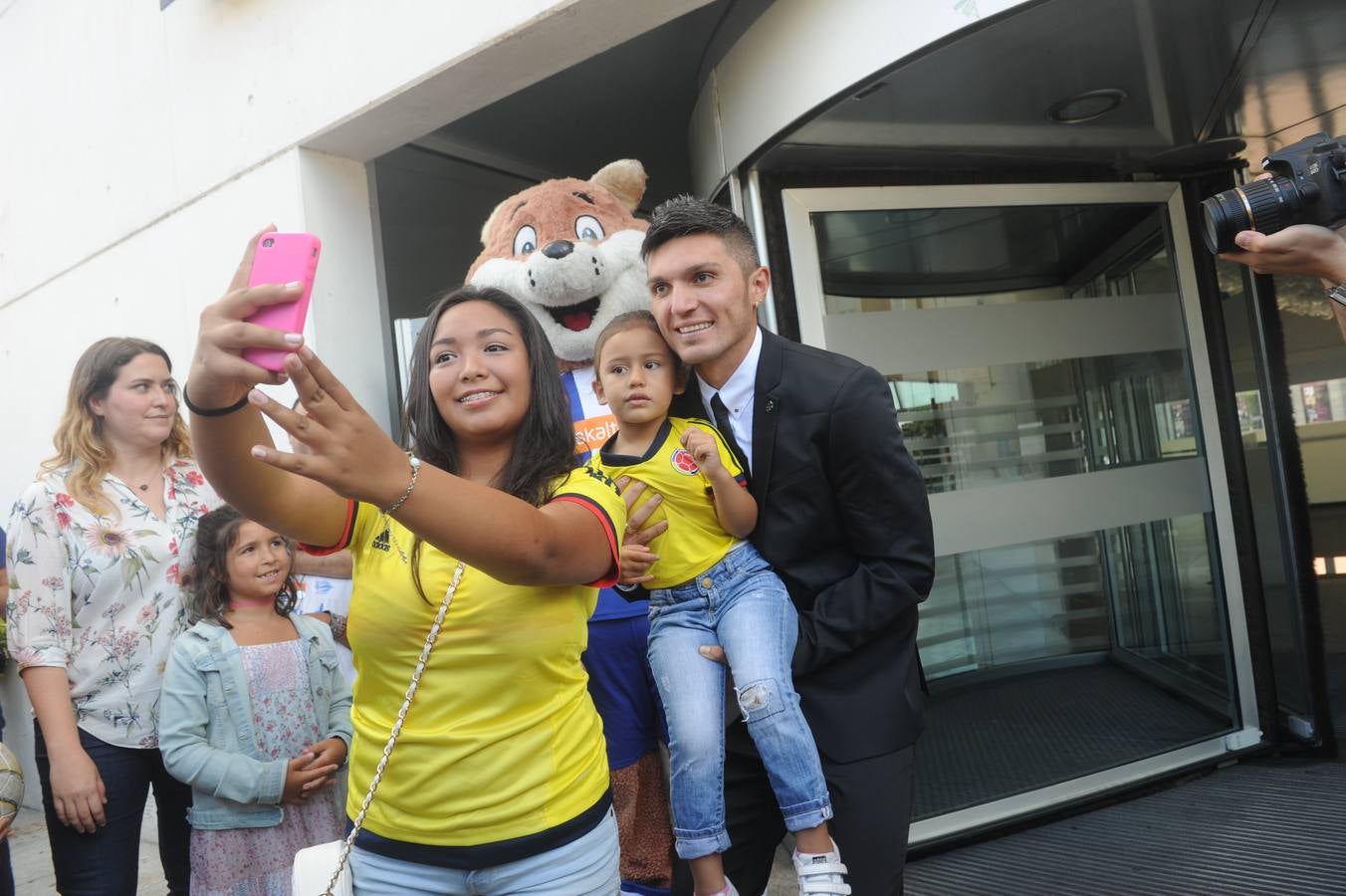 El Alavés presenta a Daniel Torres