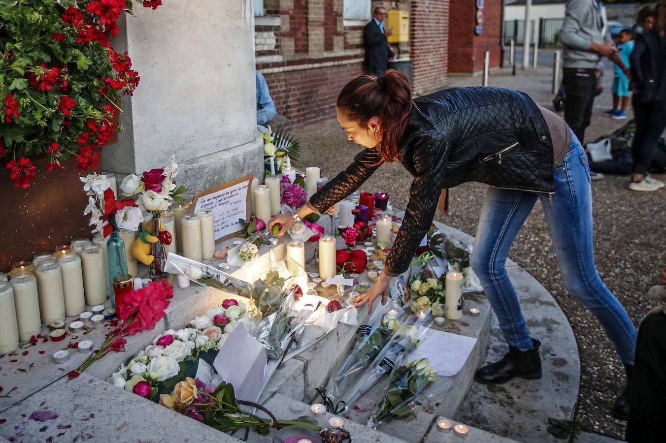 Saint-Etienne-du-Rouvray llora la muerte de su sacerdote