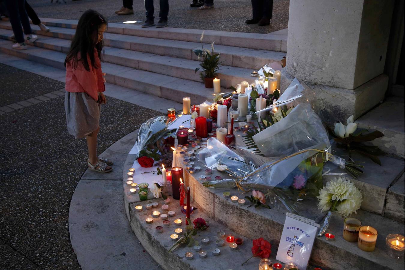 Saint-Etienne-du-Rouvray llora la muerte de su sacerdote