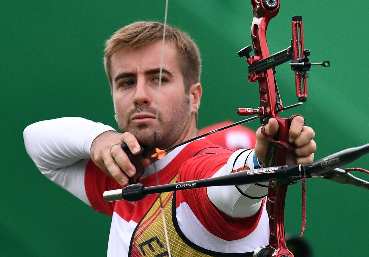 Antonio Fernández compite en la categoría de tiro con arco.