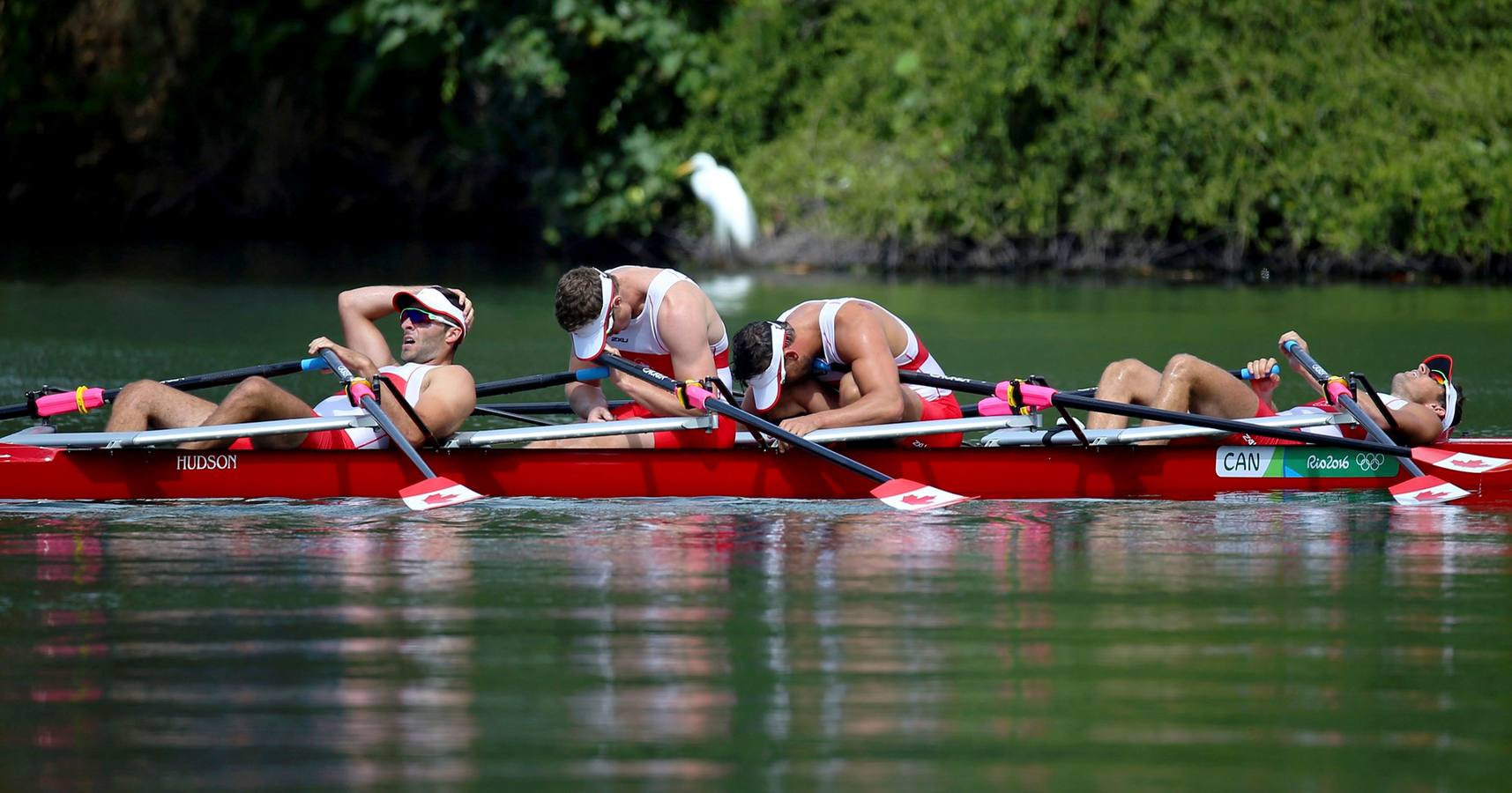 Los canadienses Julien Bahain, Robert Gibson, Will Dean y Pascal Lussier, muy cansados.