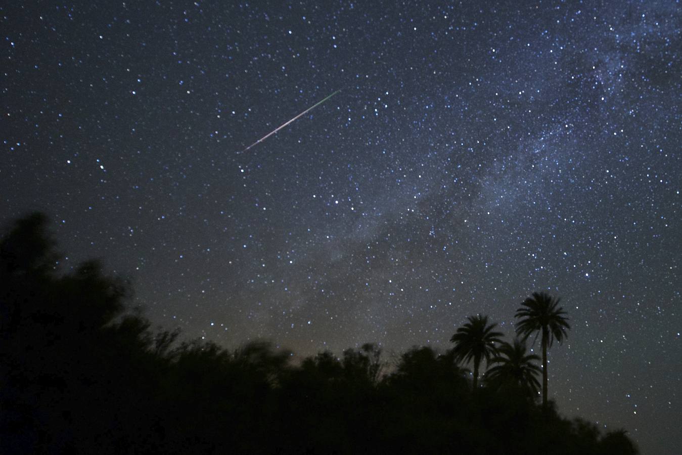 Imagen del firmamento desde el Barranco de Ajuy en Pájara, Fuerteventura.