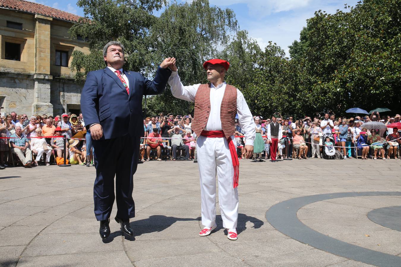 Misa y aurresku en Begoña