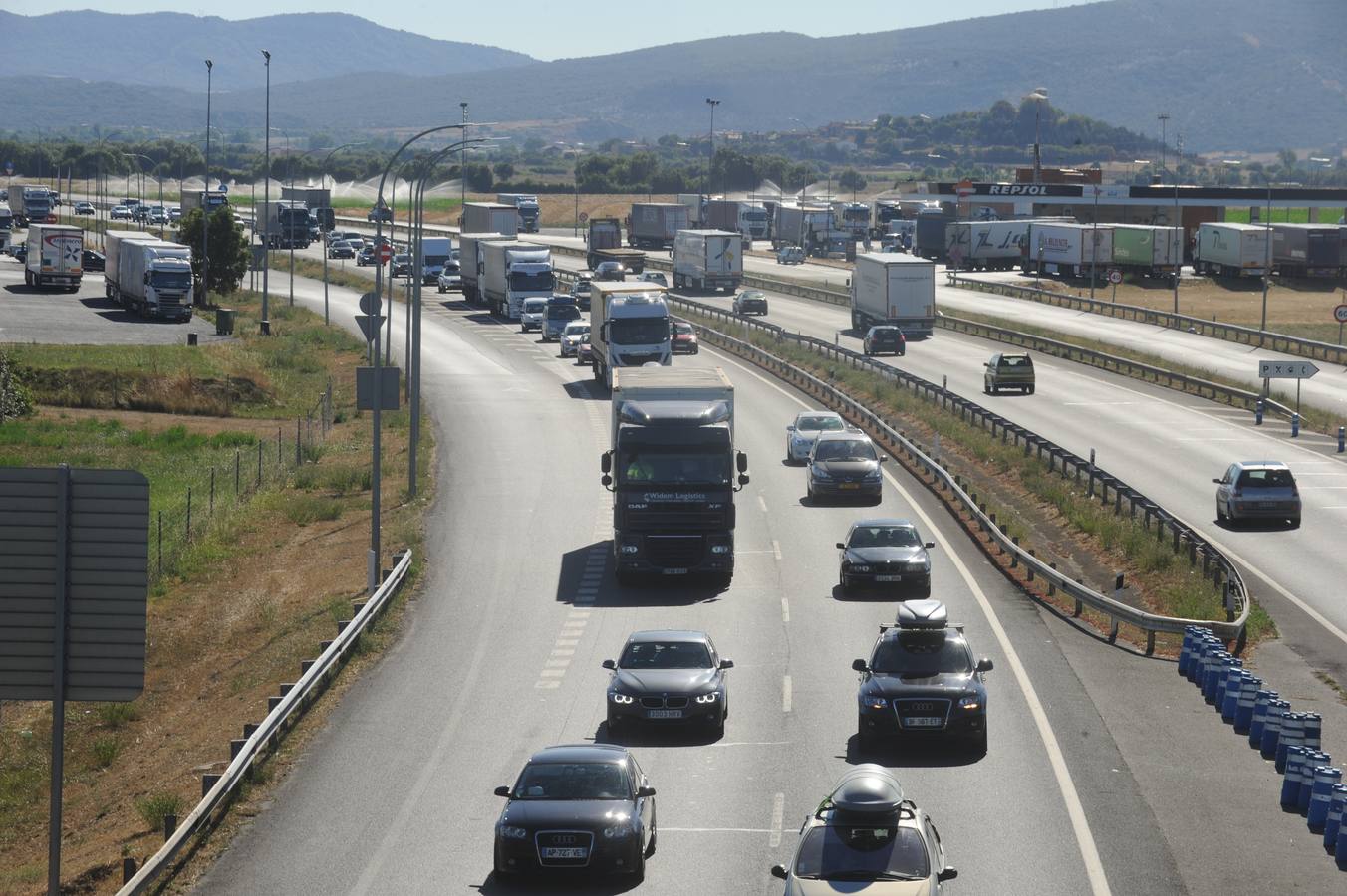 Retenciones y tráfico lento en Álava