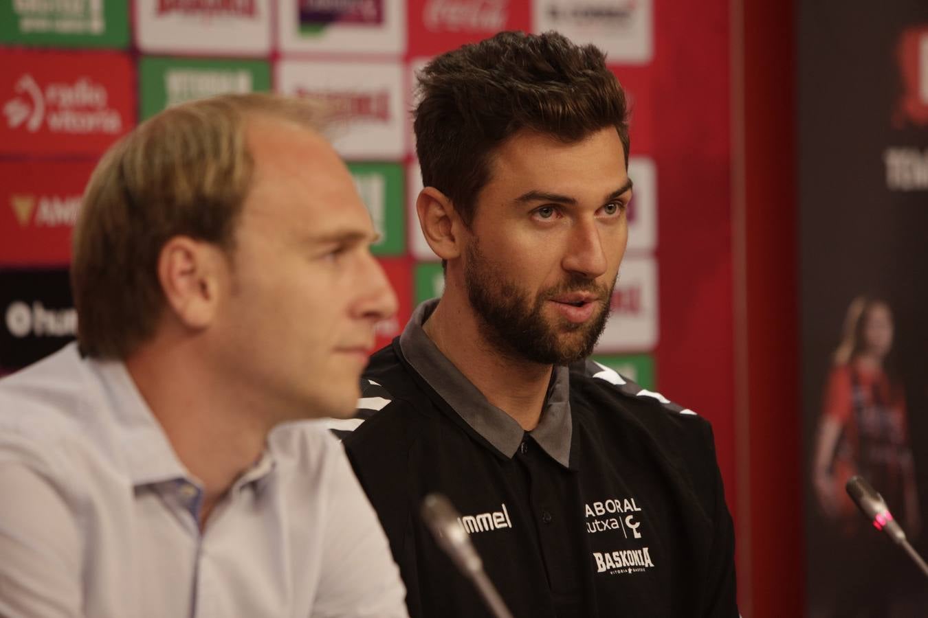 Bargnani, presentado como nuevo jugador baskonista