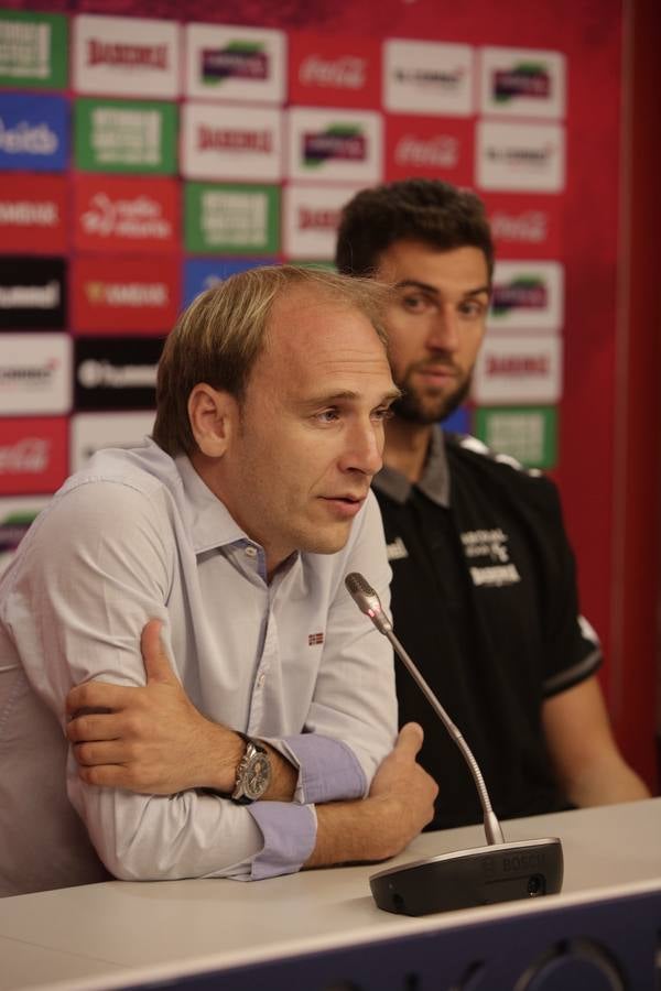 Bargnani, presentado como nuevo jugador baskonista