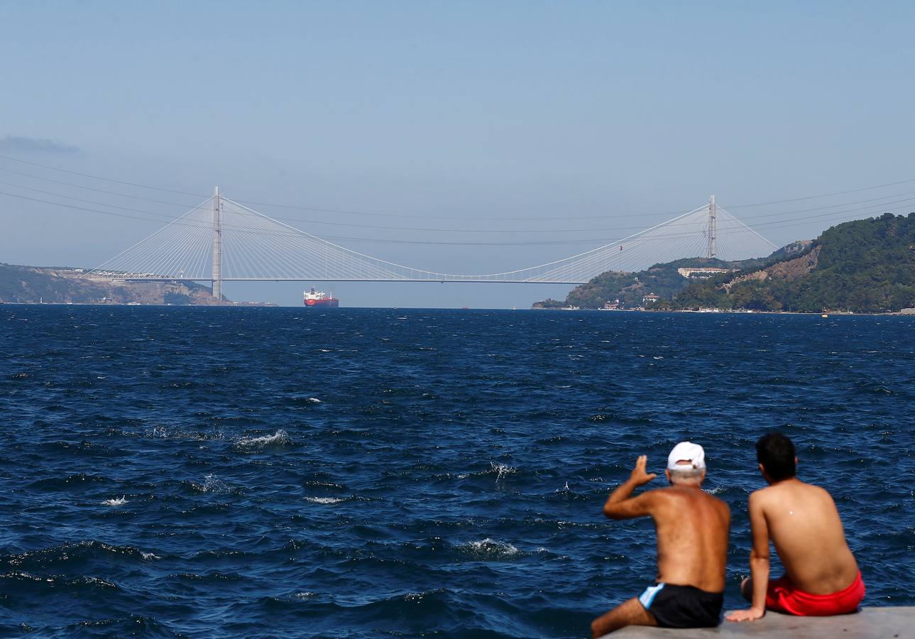 Nueva conexión entre Asia y Europa por un puente en Estambul
