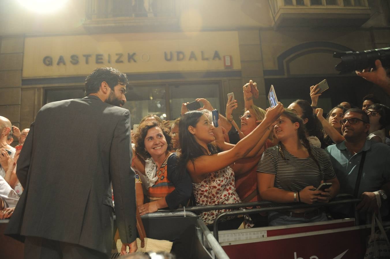 &#039;Olmos y Robles&#039; toman el Teatro Principal de Vitoria