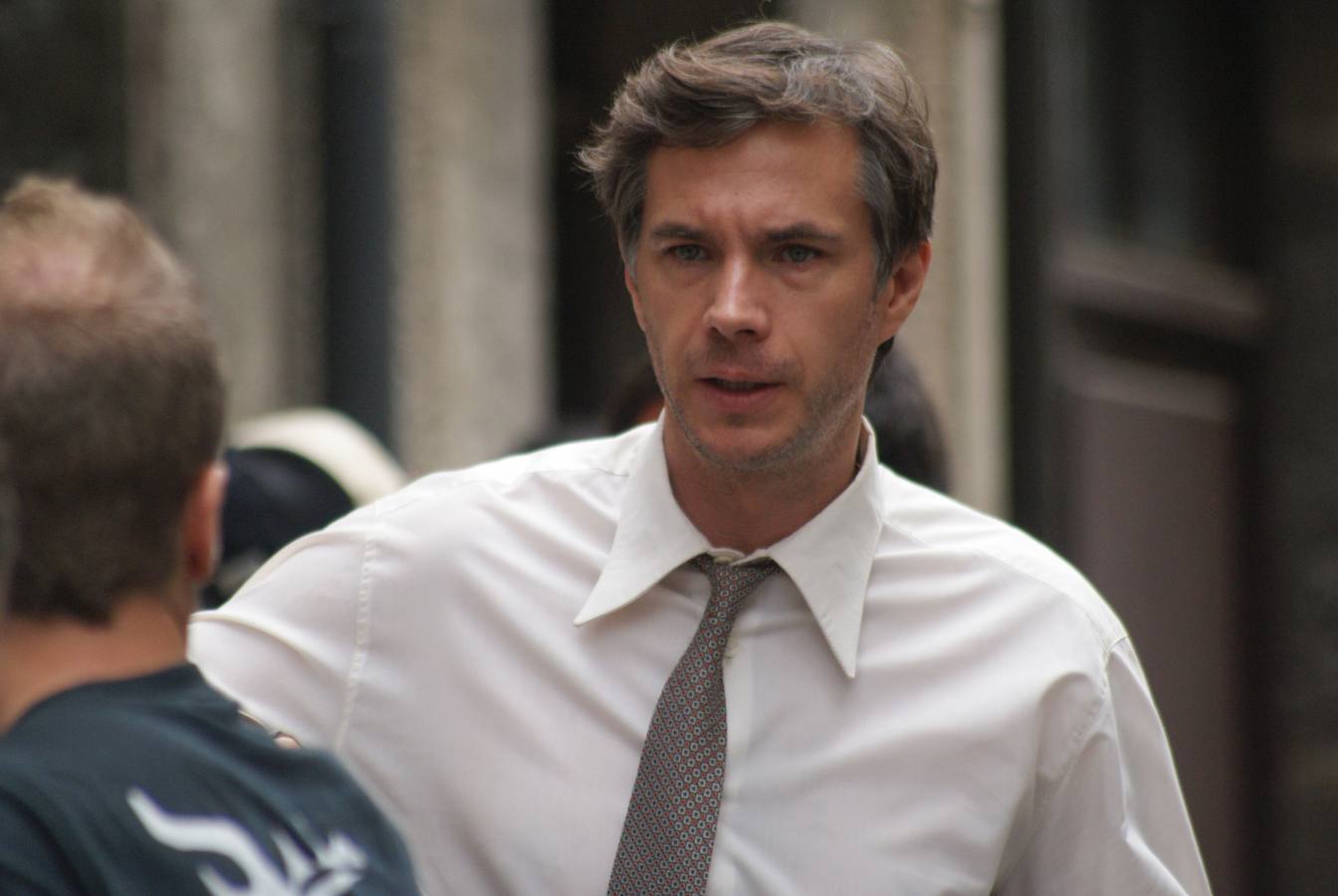 James D'Arcy durante el rodaje de 'Gernika' en Artzinieaga. 