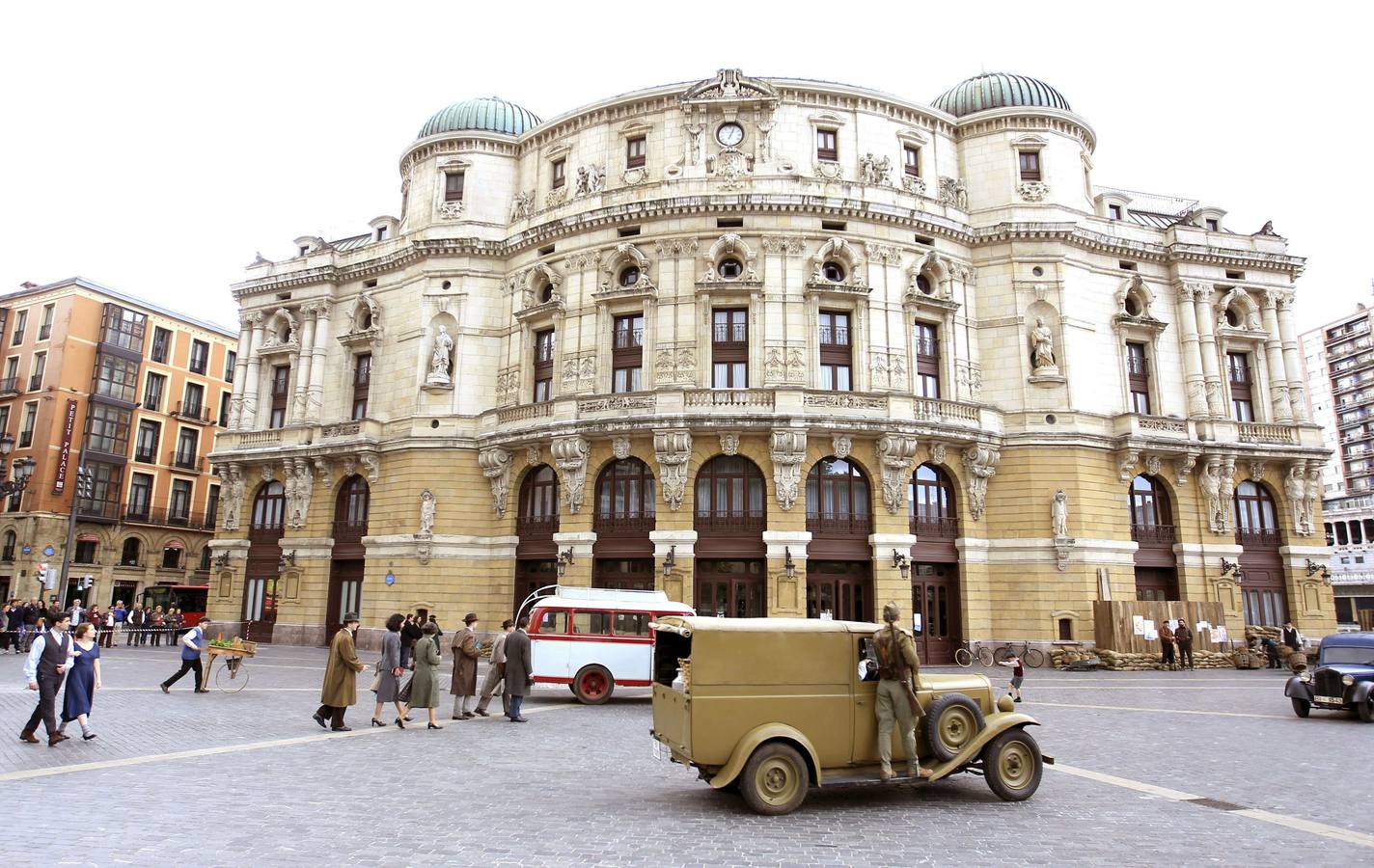 Rodaje de 'Gernika' en la plaza del Teatro Arriaga y alrededores. 