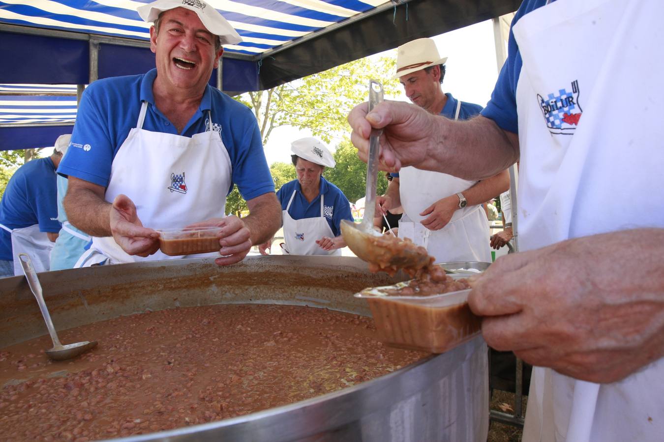 Calor, diversión y buenos alimentos en el día de Olárizu