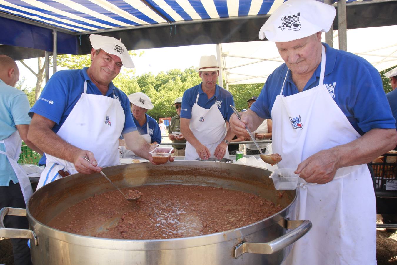 Calor, diversión y buenos alimentos en el día de Olárizu