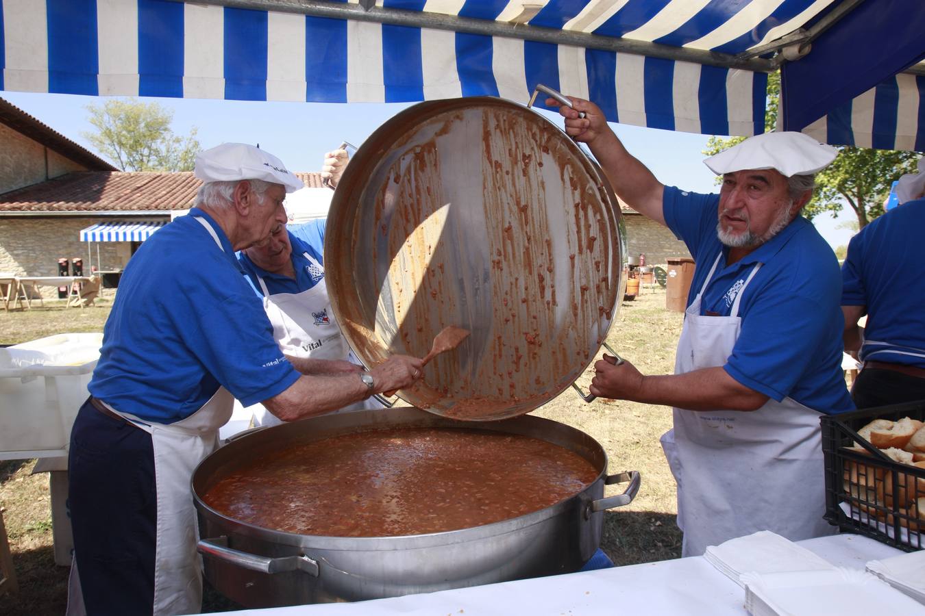 Calor, diversión y buenos alimentos en el día de Olárizu