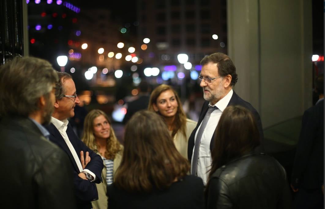 Rajoy, de paseo por las calles de Bilbao