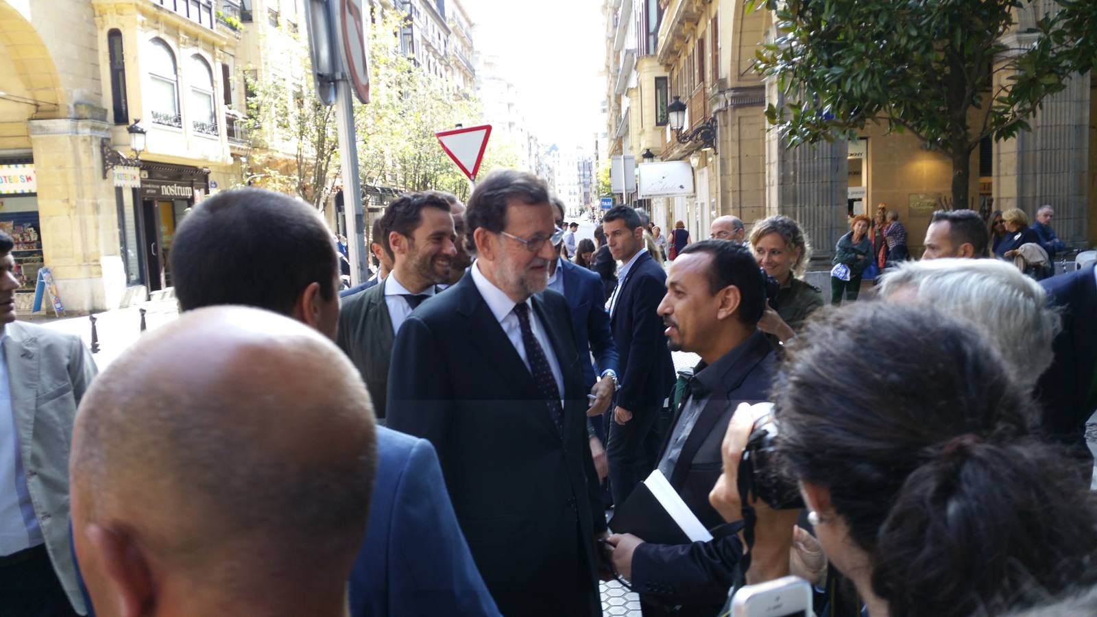 Rajoy levanta pasiones en San Sebastián
