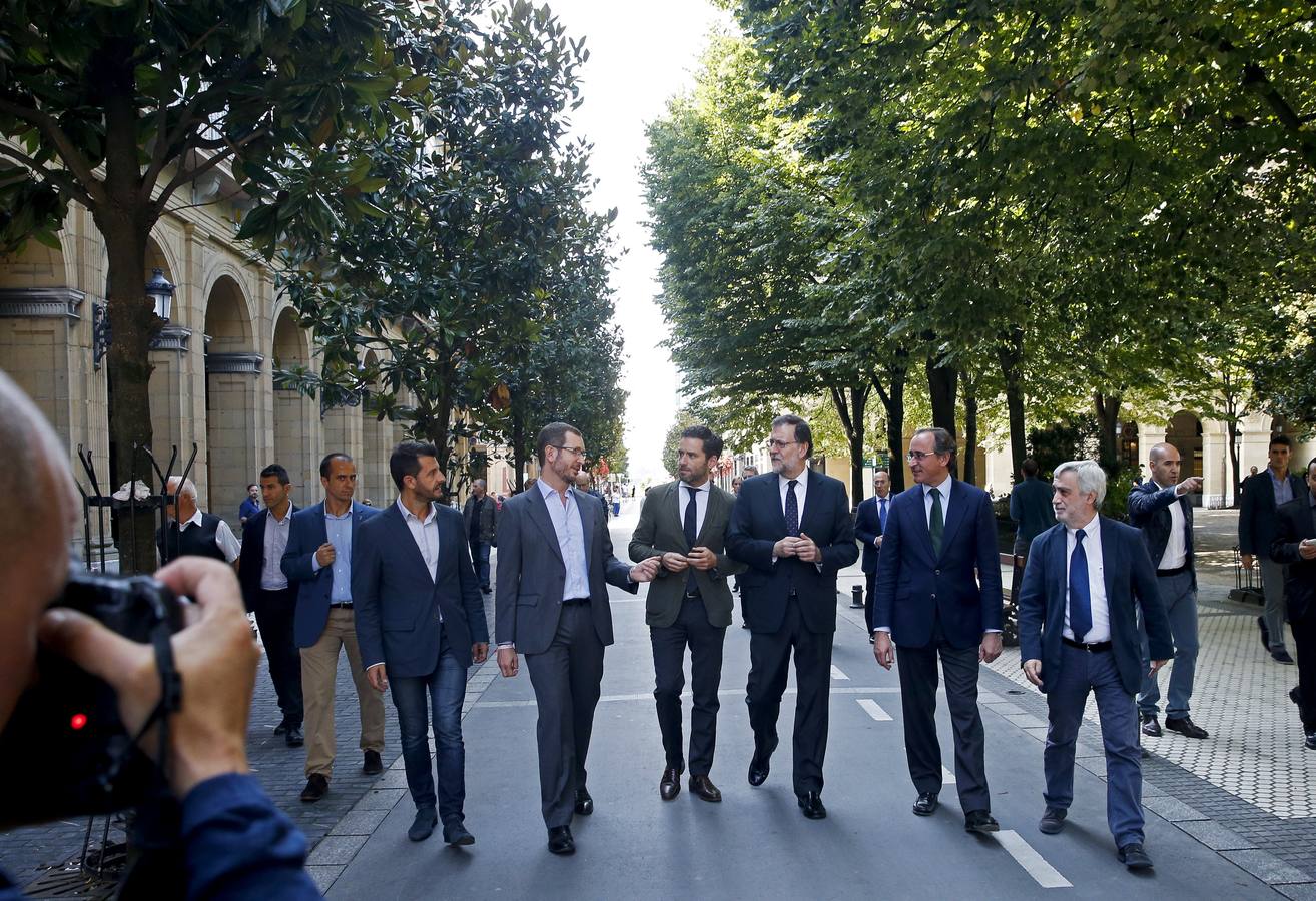 Rajoy levanta pasiones en San Sebastián