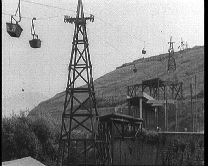 Tranvía aéreo y cadena de baldes. Revista Minera