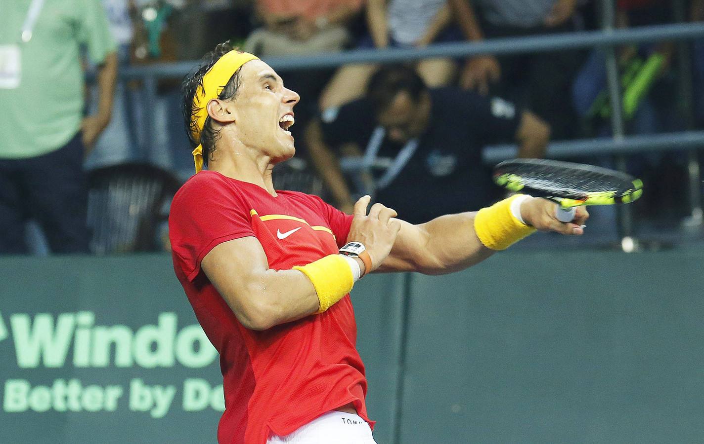 Rafa Nadal (tenis), 33 millones de euros al año.